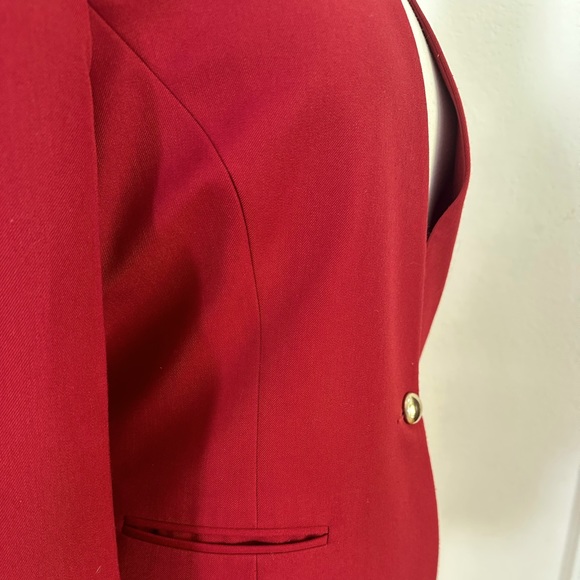 Leslie Fay Sportswear, size 16, collarless blazer, gold button - Picture 5 of 11